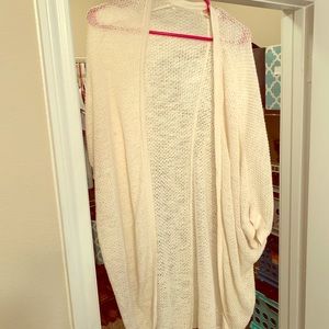 Size L cream light cardigan elbow length 😍